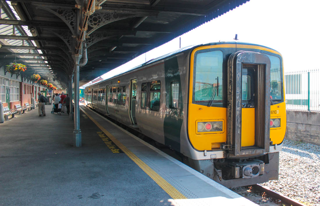 Iarnród Éireann: Taking the Cork suburban train to Cobh